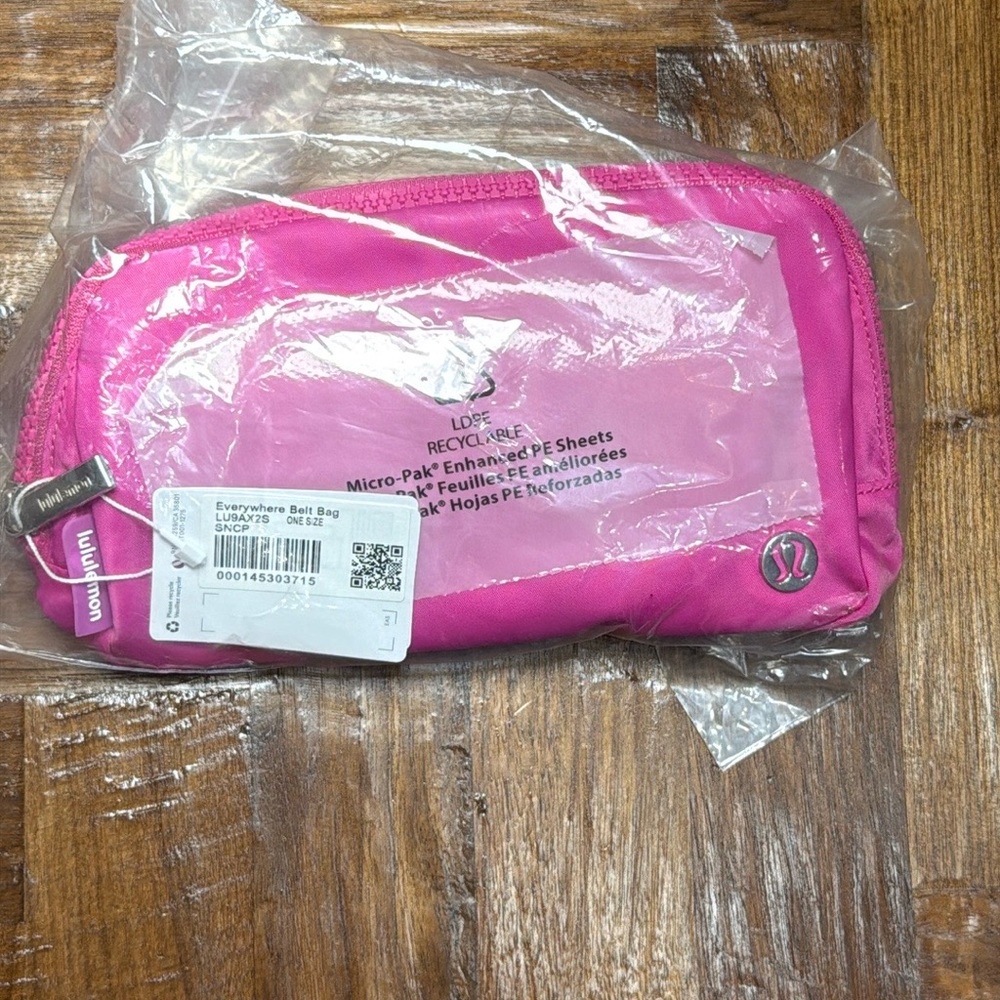 Lululemon Everywhere Belt Bag 1L Sonic Pink NWT Hot Sold Out Color Sealed - Picture 3 of 3